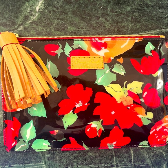 Dooney & Bourke Patent Pouch NWOT - Picture 2 of 5